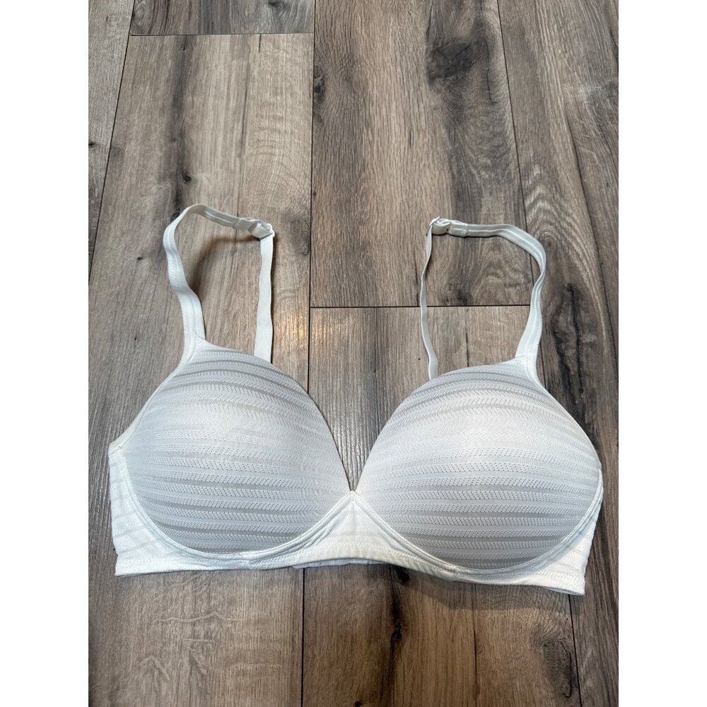 Warners White Bra 38C T Shirt Wireless Lift Adjustable Straps Comfortable Everyd